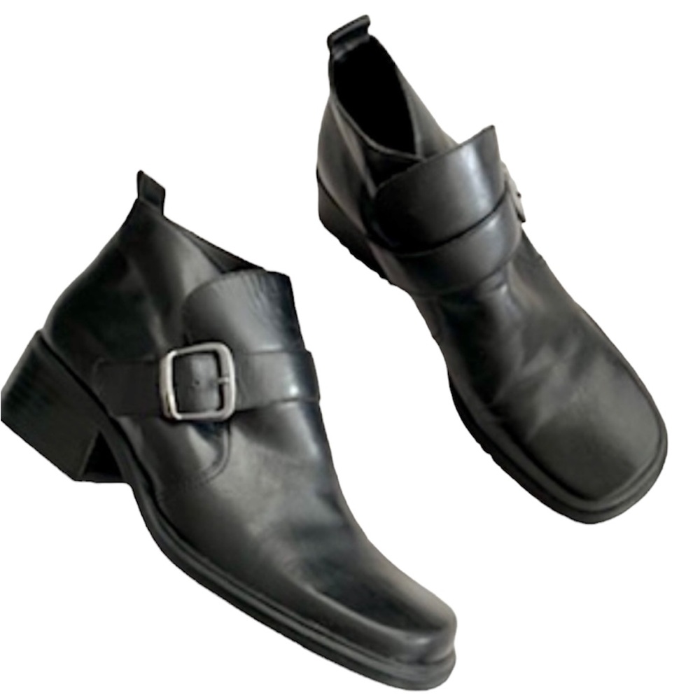 Vintage Bandolino Black Leather Square Toe Boot